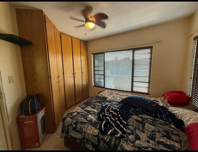 2 BEDROOM FLAT FOR SALE IN VANDERBIJLPARK SE 2